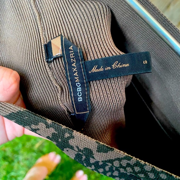 Very cool, hot, well made BCBG skirt 🥂 - Picture 2 of 4